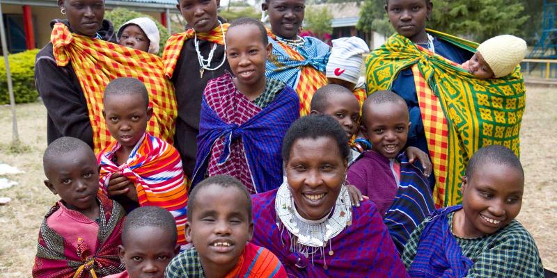 Anna with children and mothers