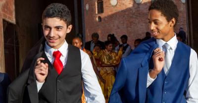 Milad and juror Taree walking outside ceremony