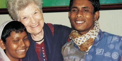 Rosi Gollmann with two previously blind children