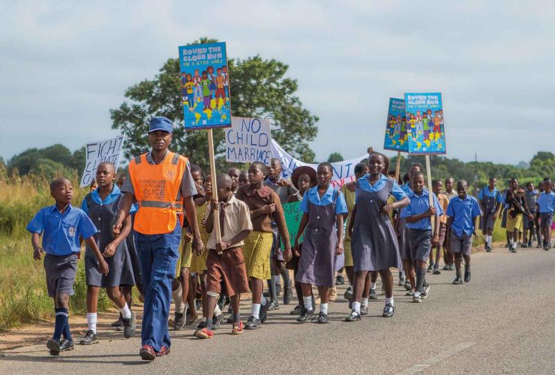 Children during the Round the Globe Run in Zimbabwe.