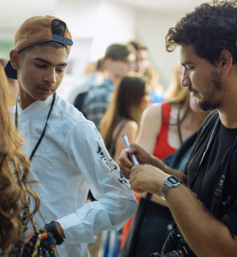 Toto gets his shirt signed